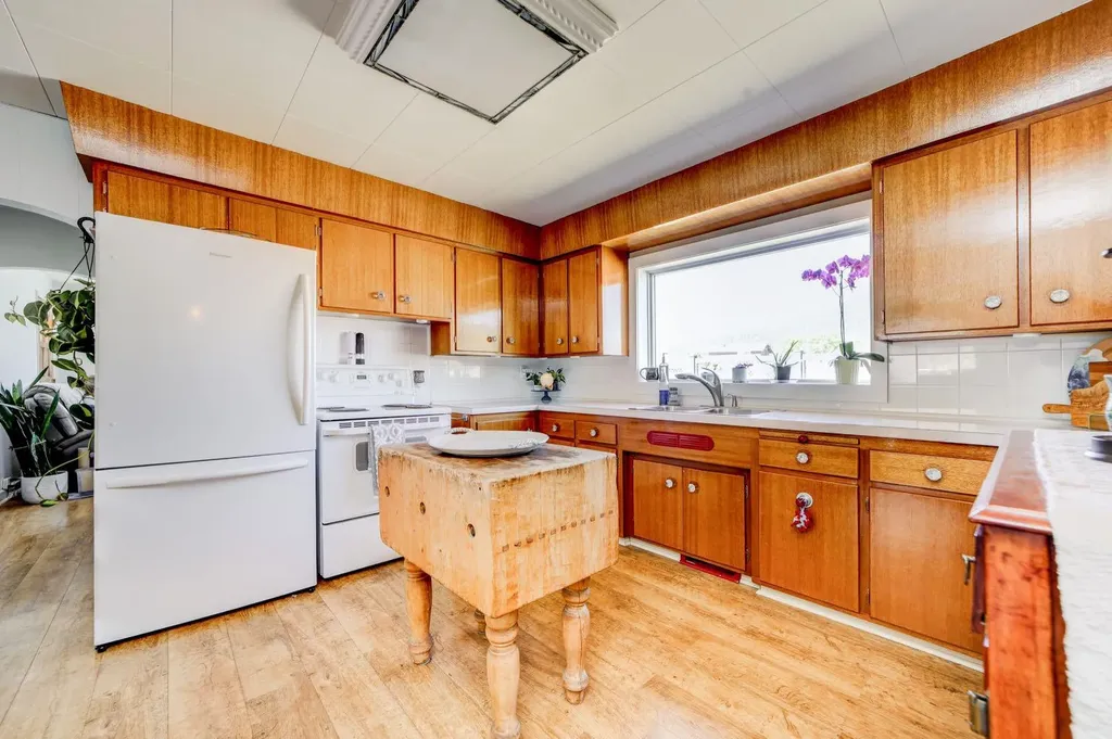2702 216street Bellevue AB T0K0C0