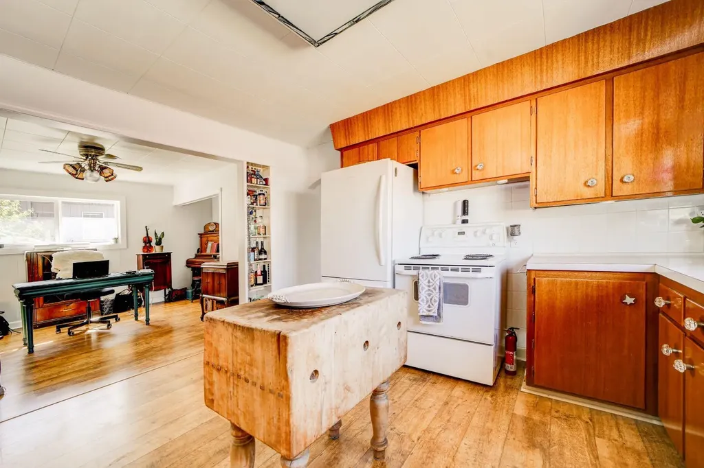 2702 216street Bellevue AB T0K0C0