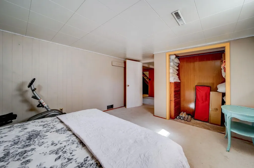 2702 216street Bellevue AB T0K0C0