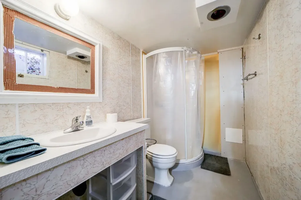 2702 216street Bellevue AB T0K0C0
