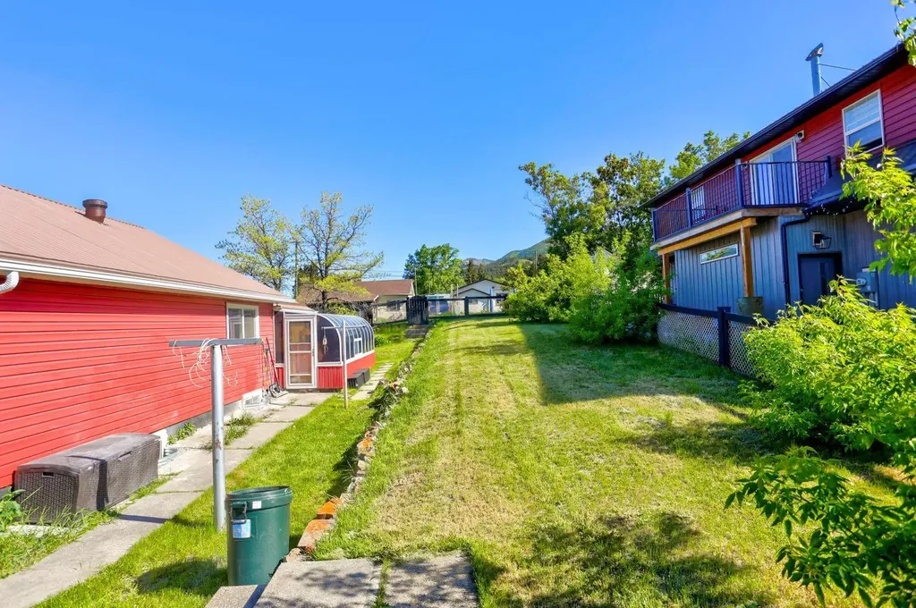 2702 216street Bellevue AB T0K0C0