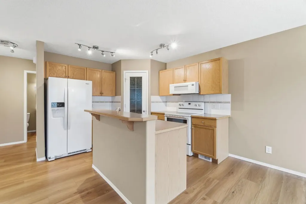 59 Silver Springs Way NW Airdrie AB T4B 2R6