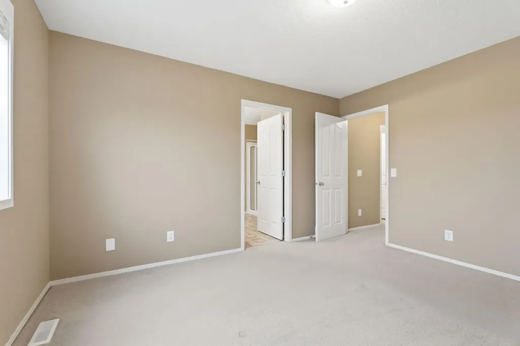 59 Silver Springs Way NW Airdrie AB T4B 2R6