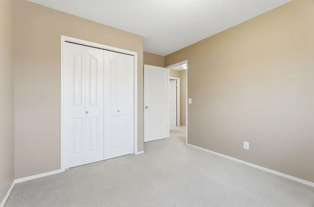 59 Silver Springs Way NW Airdrie AB T4B 2R6