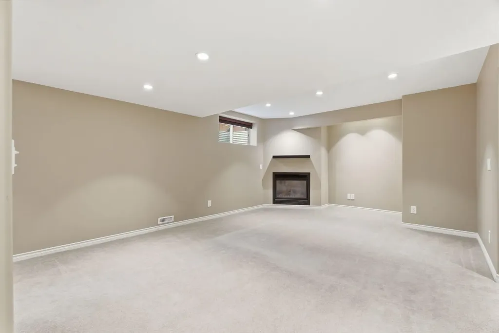 59 Silver Springs Way NW Airdrie AB T4B 2R6