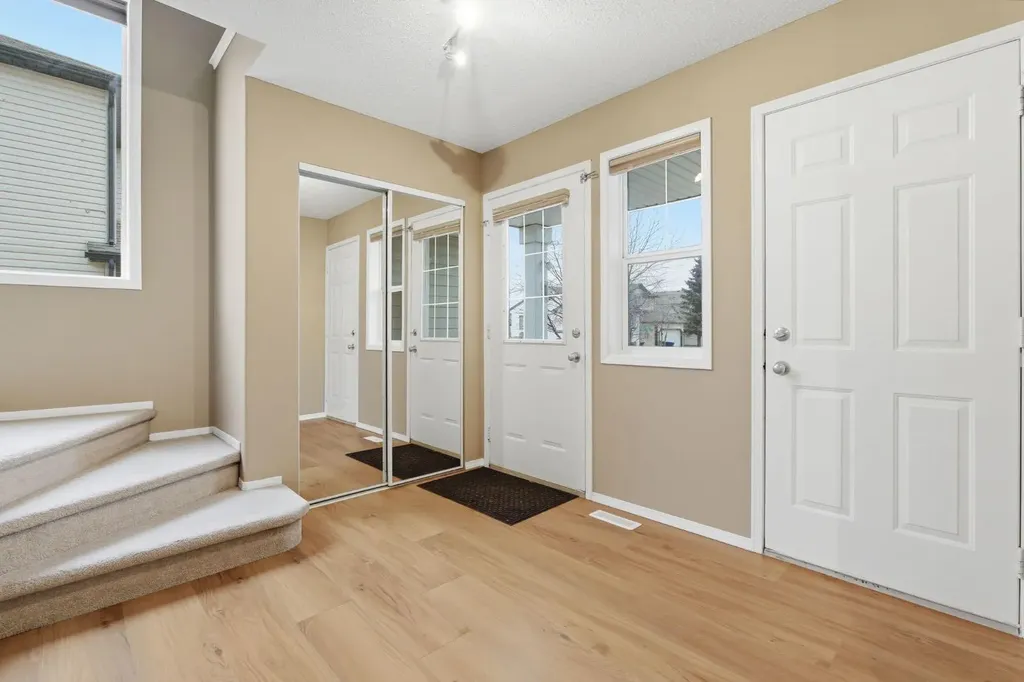 59 Silver Springs Way NW Airdrie AB T4B 2R6