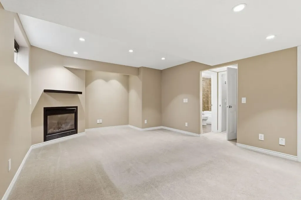 59 Silver Springs Way NW Airdrie AB T4B 2R6