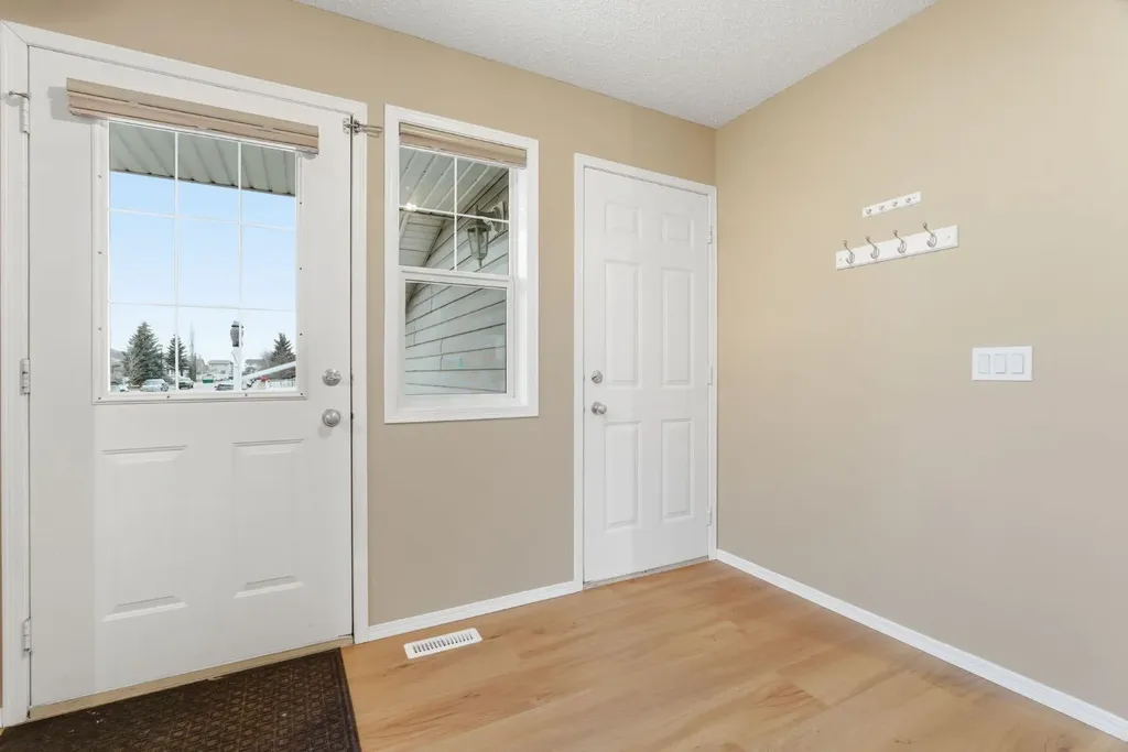 59 Silver Springs Way NW Airdrie AB T4B 2R6