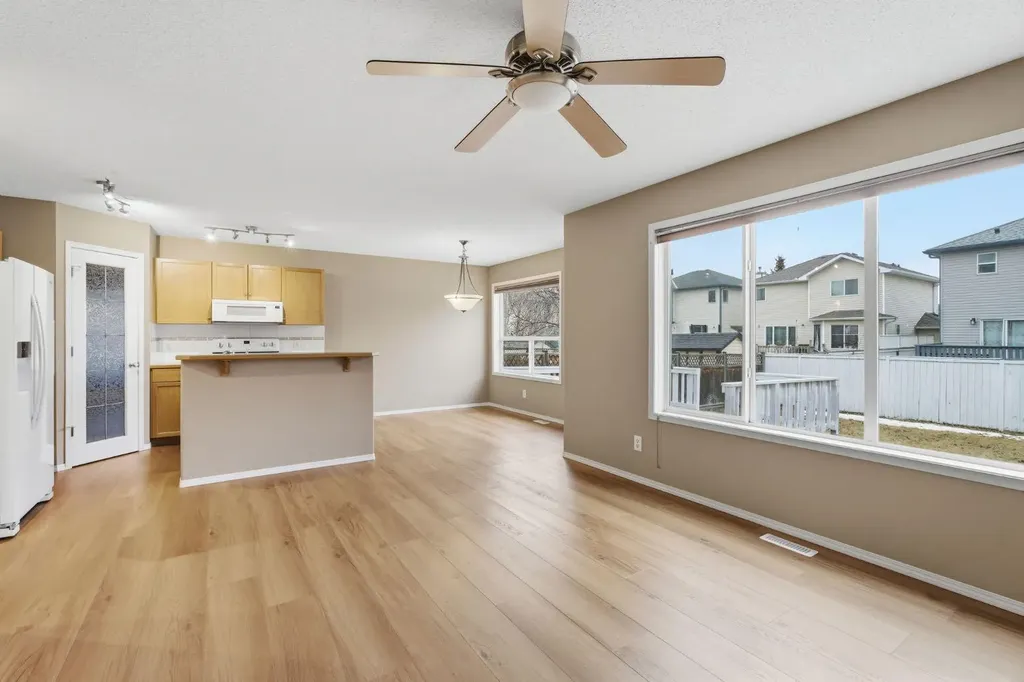 59 Silver Springs Way NW Airdrie AB T4B 2R6