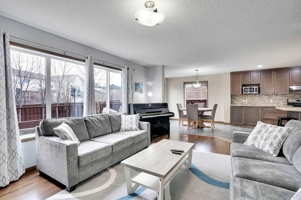 300 Coopers Hill SW Airdrie AB T4B 0S1