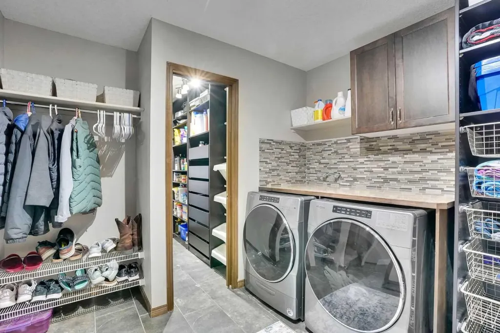 300 Coopers Hill SW Airdrie AB T4B 0S1