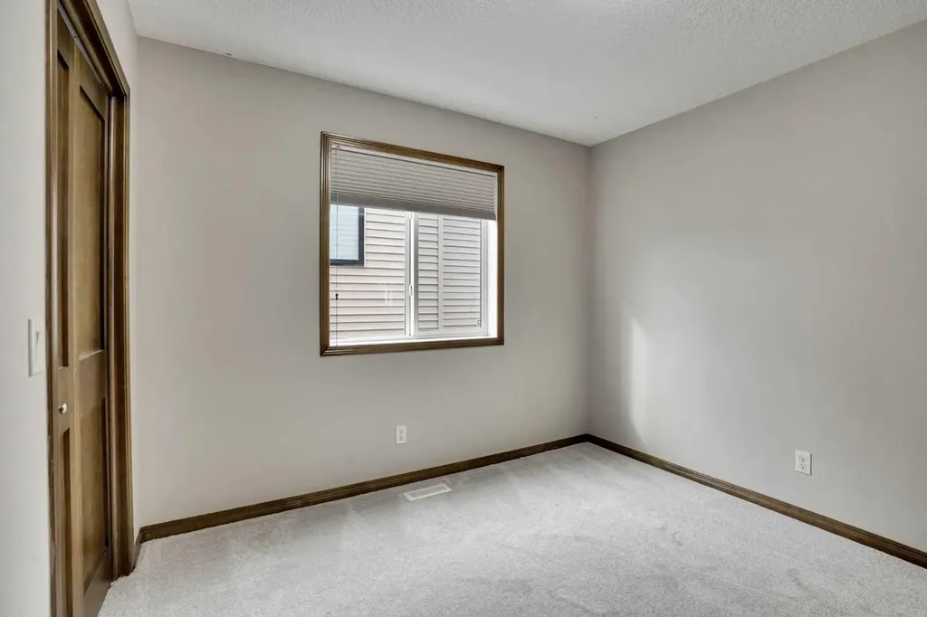 300 Coopers Hill SW Airdrie AB T4B 0S1