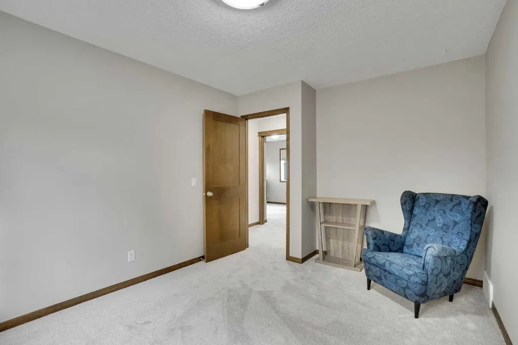 300 Coopers Hill SW Airdrie AB T4B 0S1