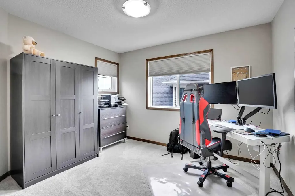 300 Coopers Hill SW Airdrie AB T4B 0S1