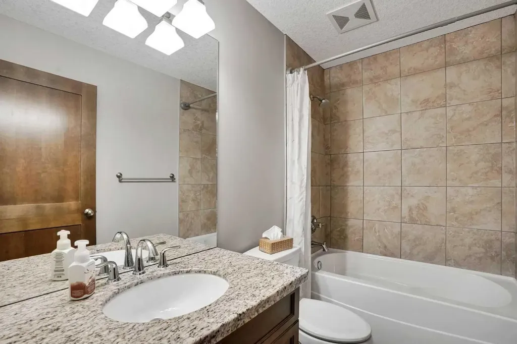 300 Coopers Hill SW Airdrie AB T4B 0S1