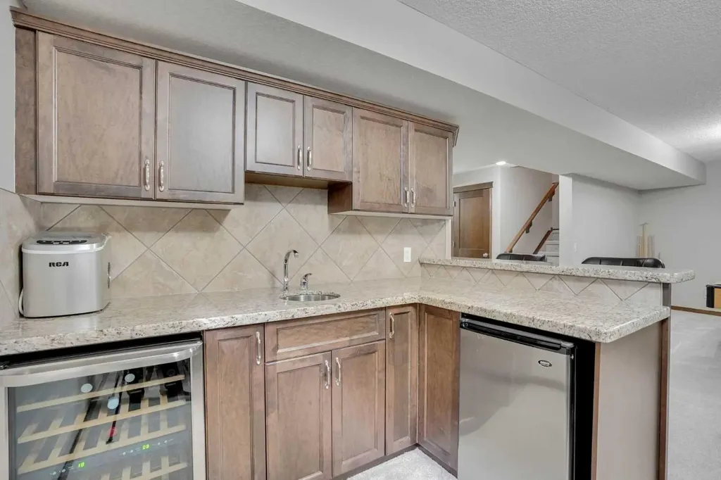 300 Coopers Hill SW Airdrie AB T4B 0S1