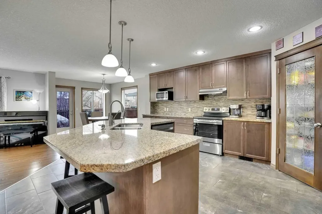 300 Coopers Hill SW Airdrie AB T4B 0S1