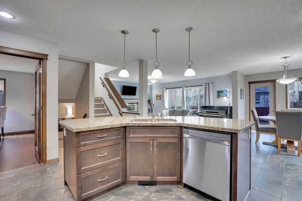 300 Coopers Hill SW Airdrie AB T4B 0S1
