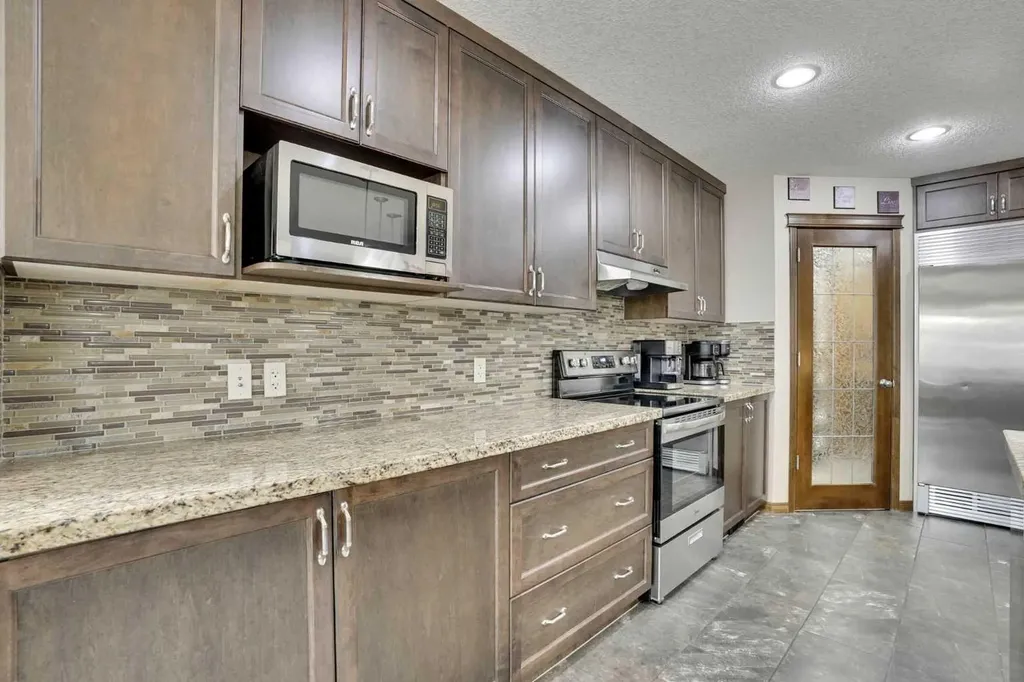 300 Coopers Hill SW Airdrie AB T4B 0S1