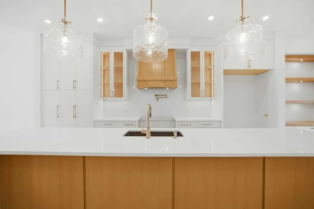 4711 19 Avenue NW Calgary AB T3B0S5