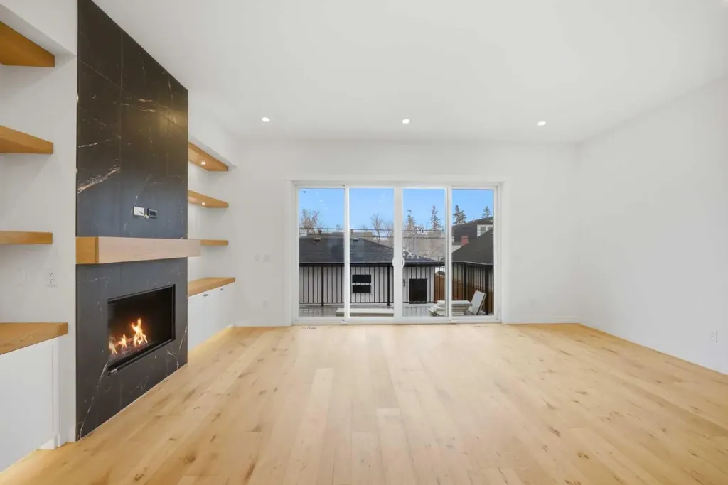 4711 19 Avenue NW Calgary AB T3B0S5
