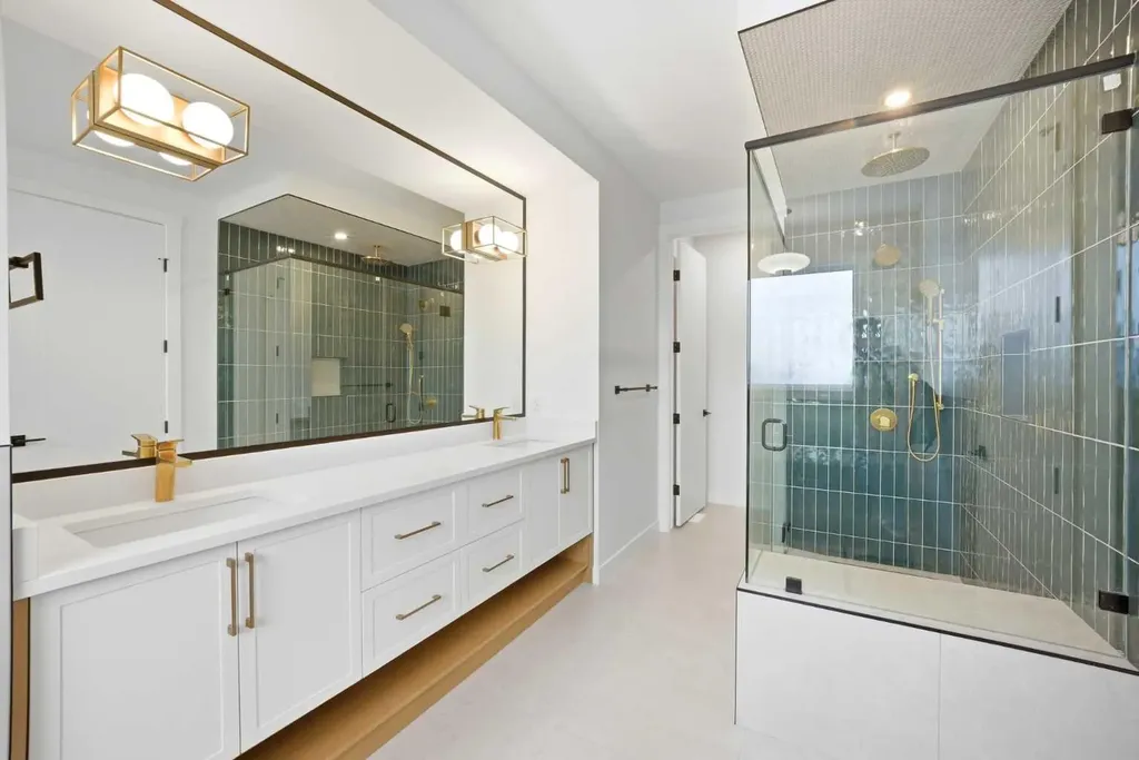 4711 19 Avenue NW Calgary AB T3B0S5