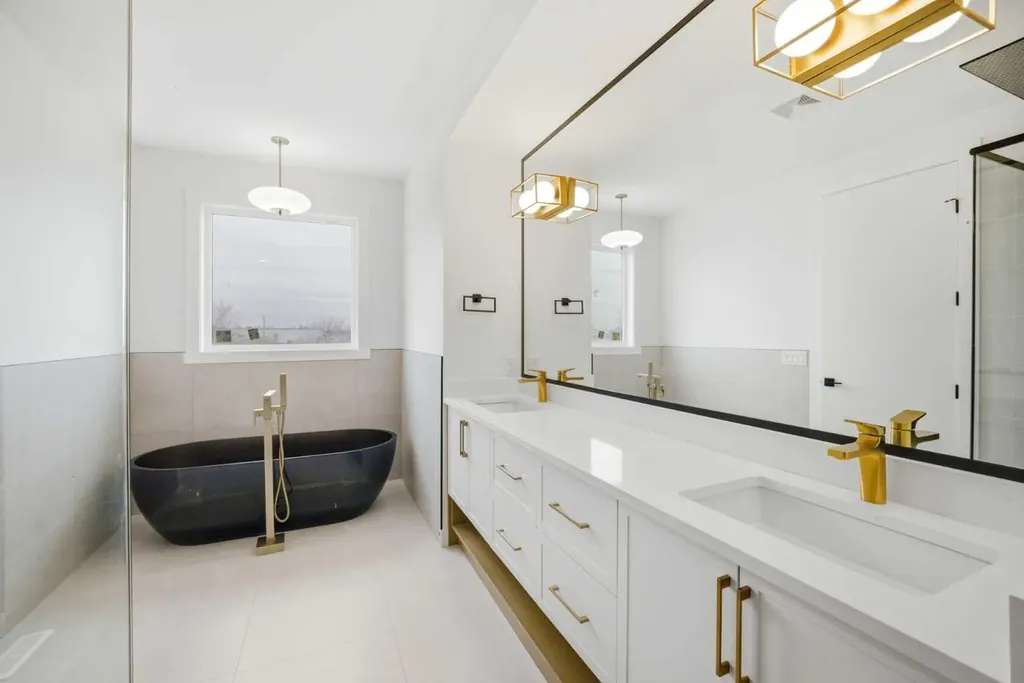 4711 19 Avenue NW Calgary AB T3B0S5
