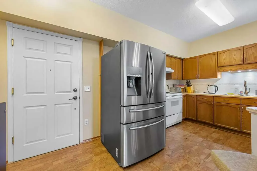200 Lincoln Way SW Calgary AB T3E 7G7