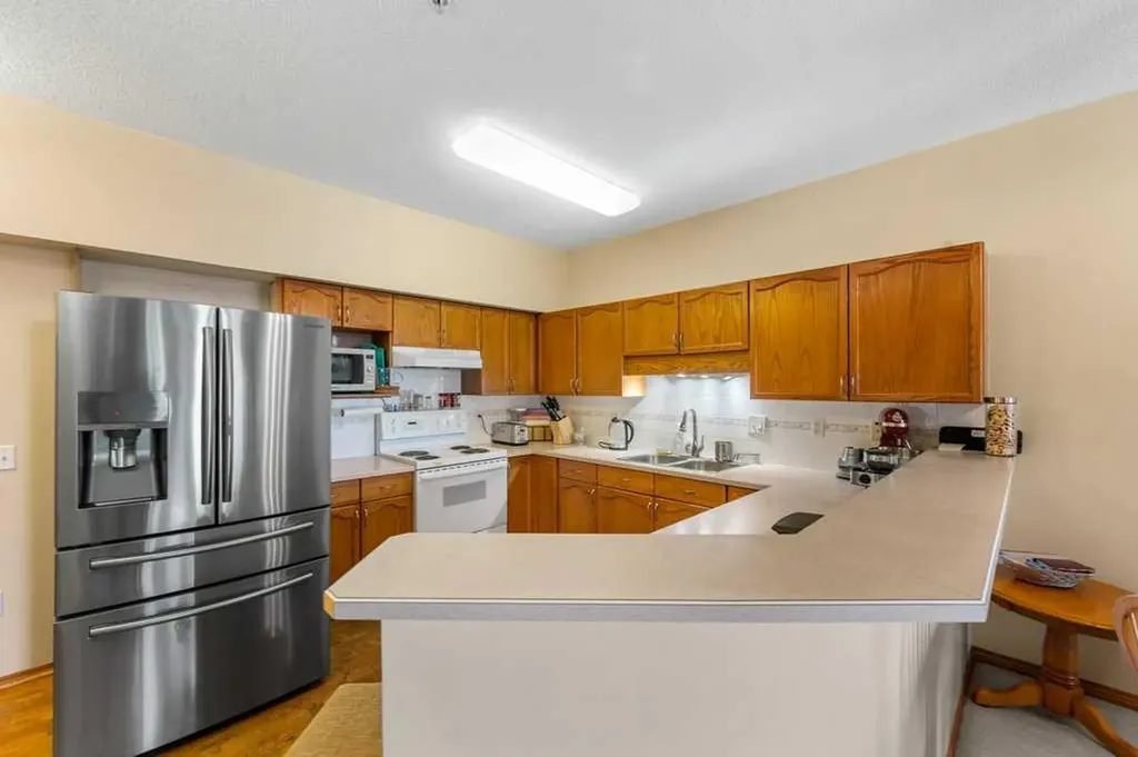 200 Lincoln Way SW Calgary AB T3E 7G7
