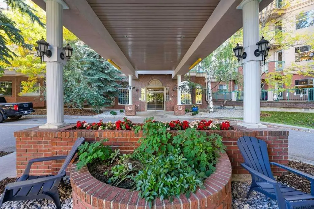 200 Lincoln Way SW Calgary AB T3E 7G7