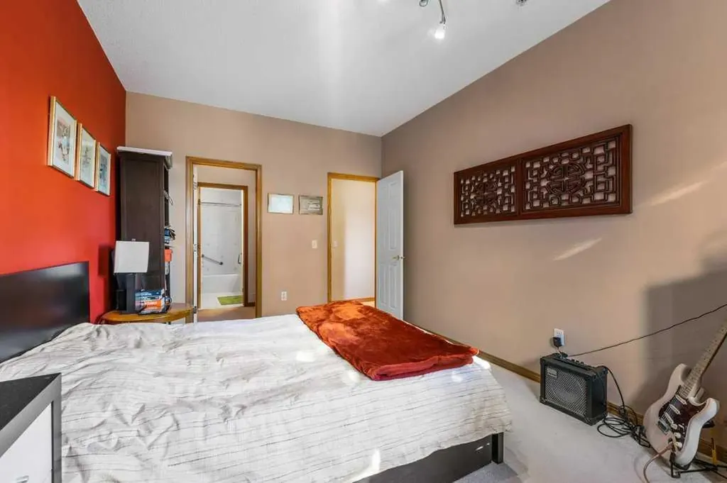 200 Lincoln Way SW Calgary AB T3E 7G7