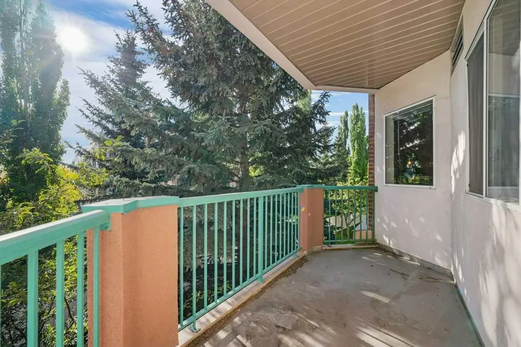 200 Lincoln Way SW Calgary AB T3E 7G7