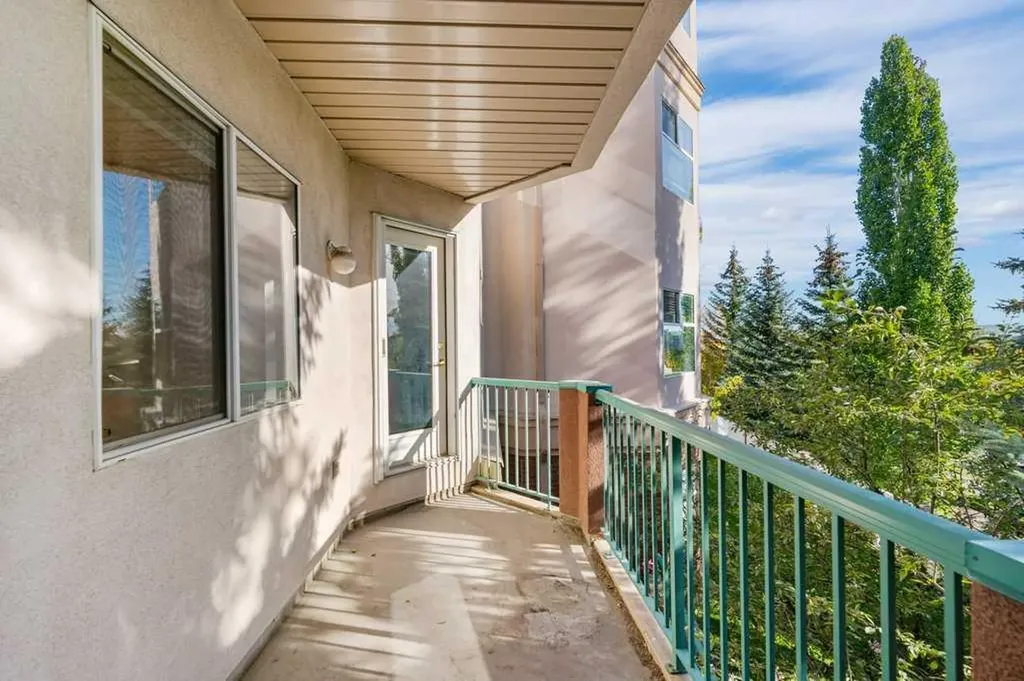 200 Lincoln Way SW Calgary AB T3E 7G7