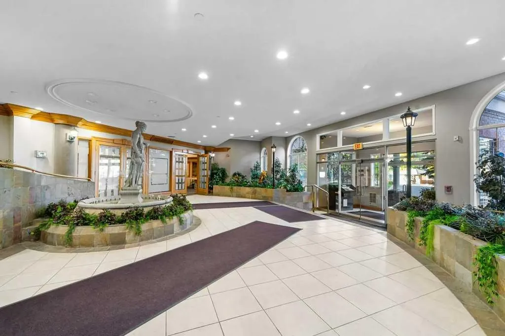 200 Lincoln Way SW Calgary AB T3E 7G7