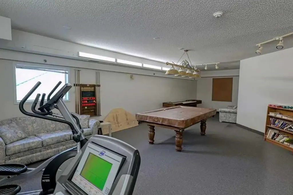 200 Lincoln Way SW Calgary AB T3E 7G7