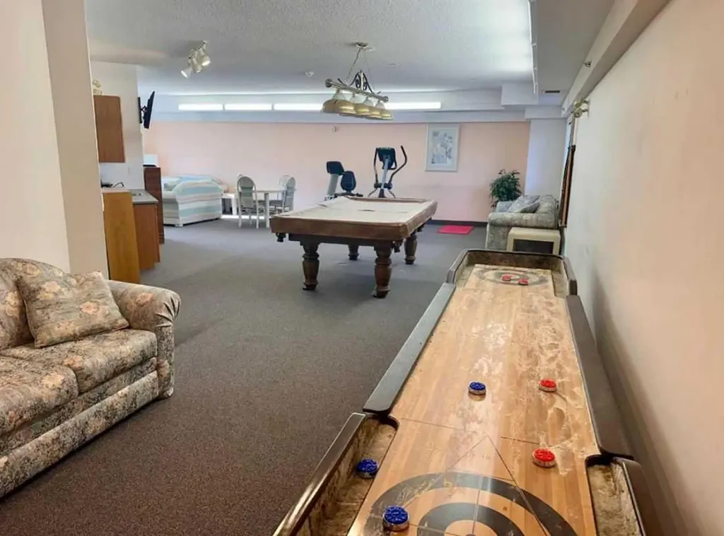 200 Lincoln Way SW Calgary AB T3E 7G7