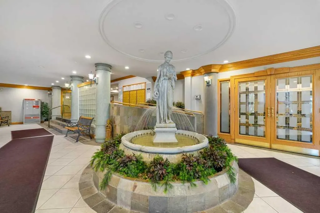 200 Lincoln Way SW Calgary AB T3E 7G7