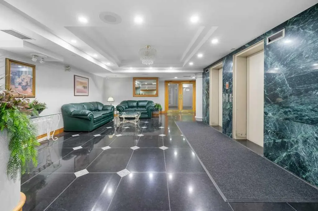 200 Lincoln Way SW Calgary AB T3E 7G7