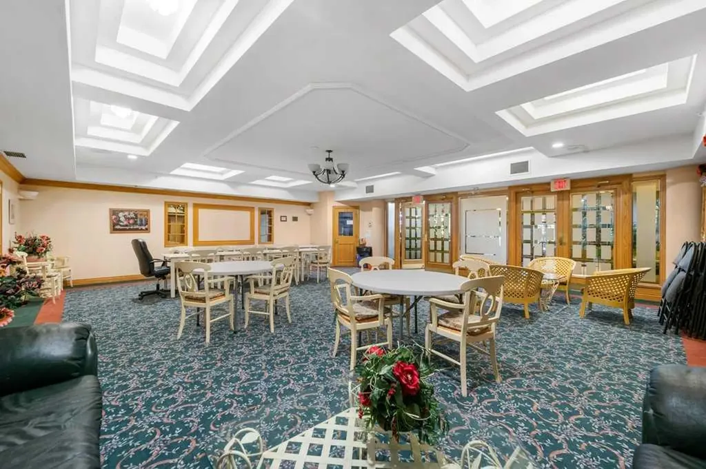 200 Lincoln Way SW Calgary AB T3E 7G7