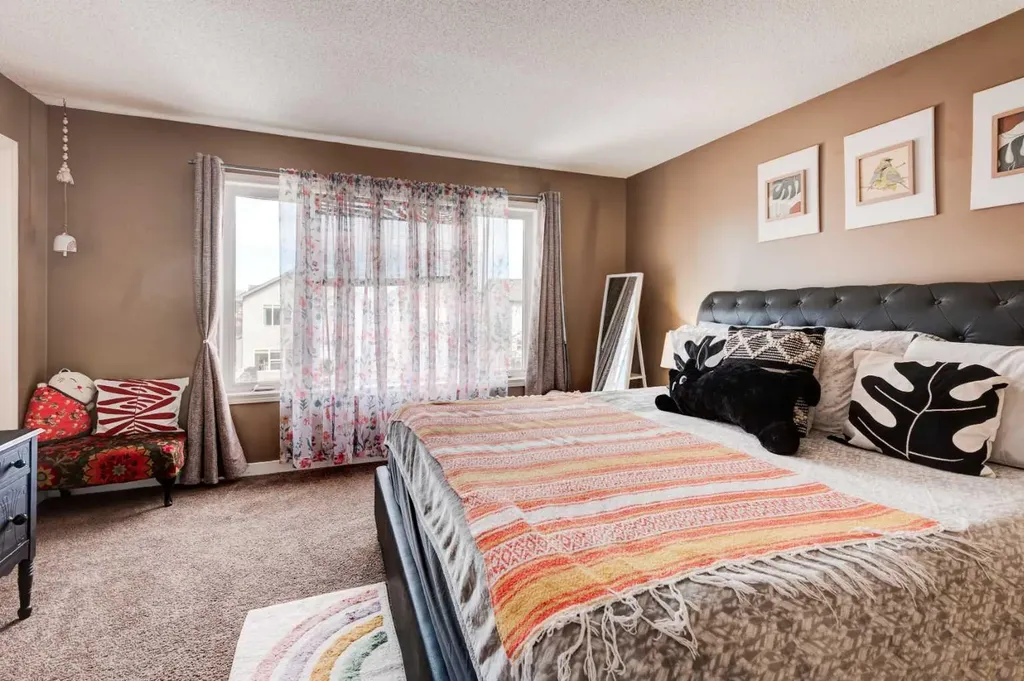 52 Bridlemeadows Common SW Calgary AB T2Y 4V4