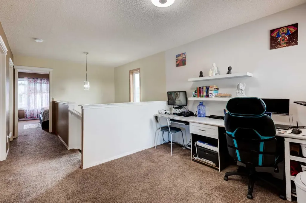 52 Bridlemeadows Common SW Calgary AB T2Y 4V4