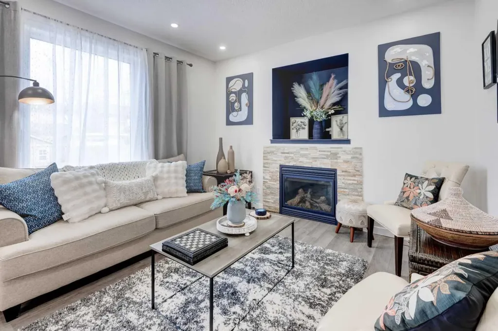 52 Bridlemeadows Common SW Calgary AB T2Y 4V4