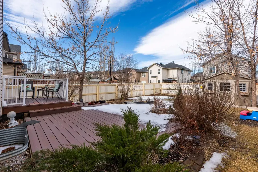 52 Bridlemeadows Common SW Calgary AB T2Y 4V4