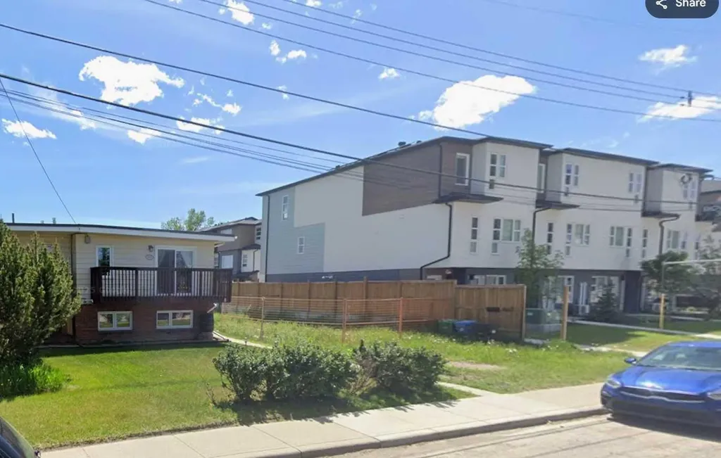 6519 36 Avenue NW Calgary AB T3B 1T6