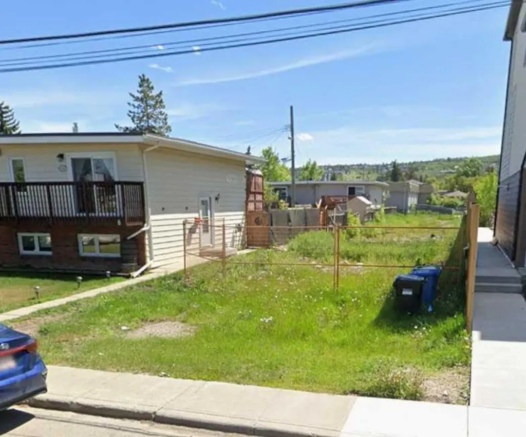 6519 36 Avenue NW Calgary AB T3B 1T6