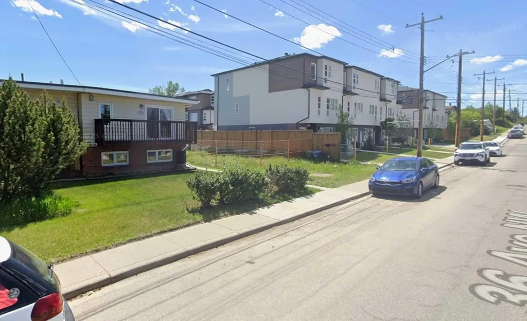 6519 36 Avenue NW Calgary AB T3B 1T6