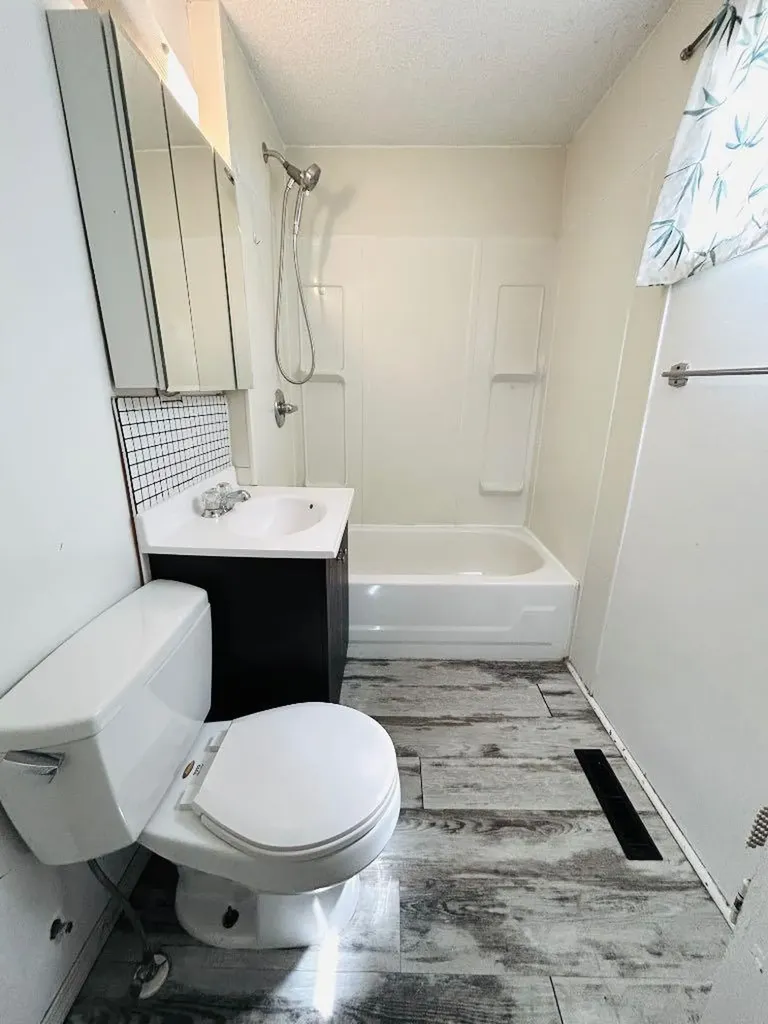 106 3 Avenue E Oyen AB T0J2J0