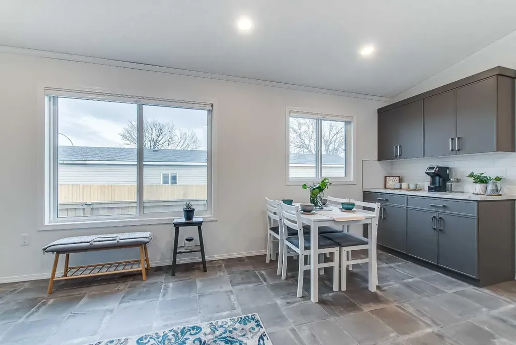 4000 13 Avenue SE Medicine Hat AB T1B 1J3