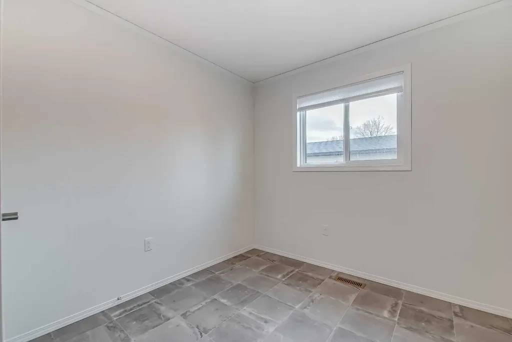 4000 13 Avenue SE Medicine Hat AB T1B 1J3