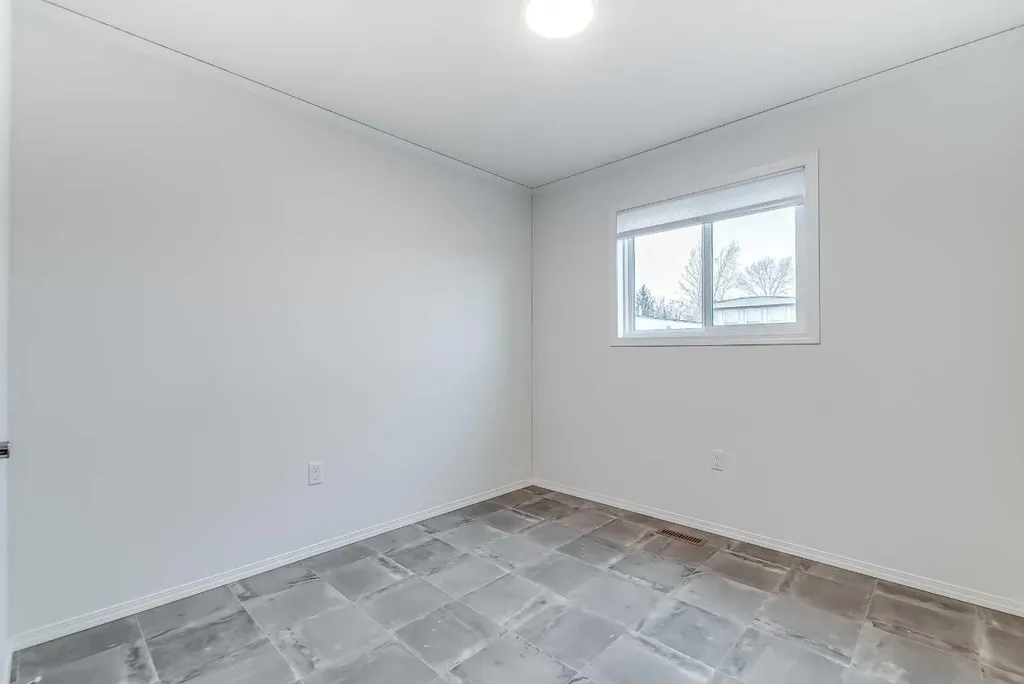 4000 13 Avenue SE Medicine Hat AB T1B 1J3